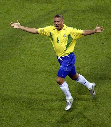 而费德勒正 而费德勒正