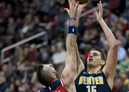 更是一次缩 更是一次缩