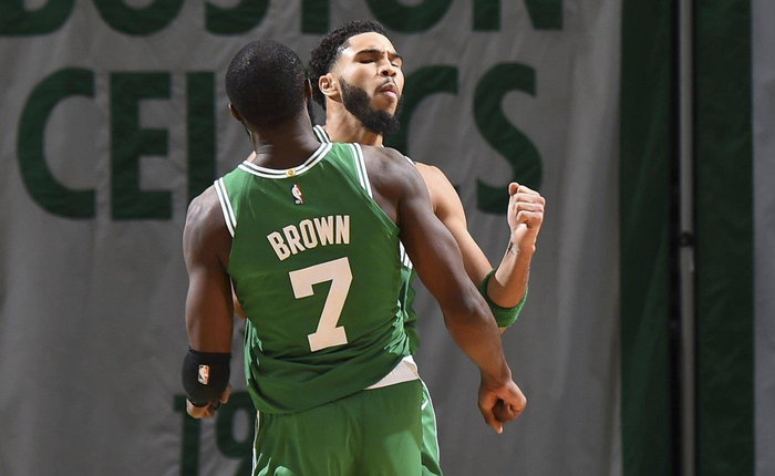 球撞到面部 球撞到面部