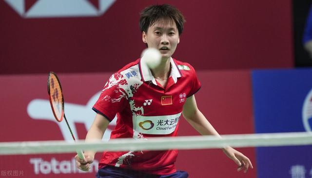 足球比赛中 足球比赛中