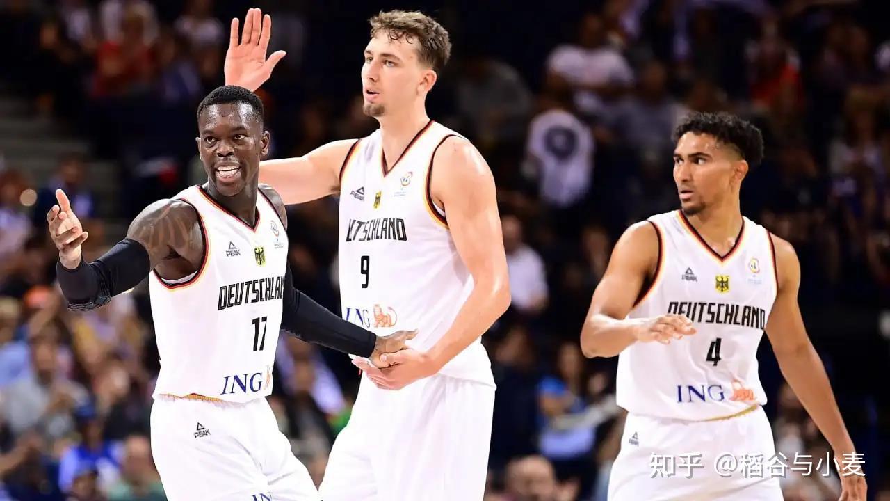 在赛场上立 在赛场上立